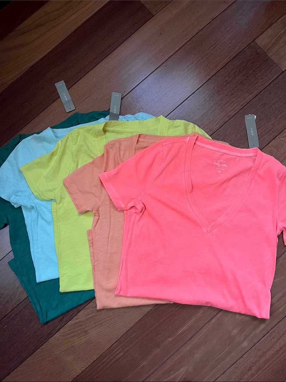 Lot of 5 NWT J. Crew Vintage Cotton V Neck Tee